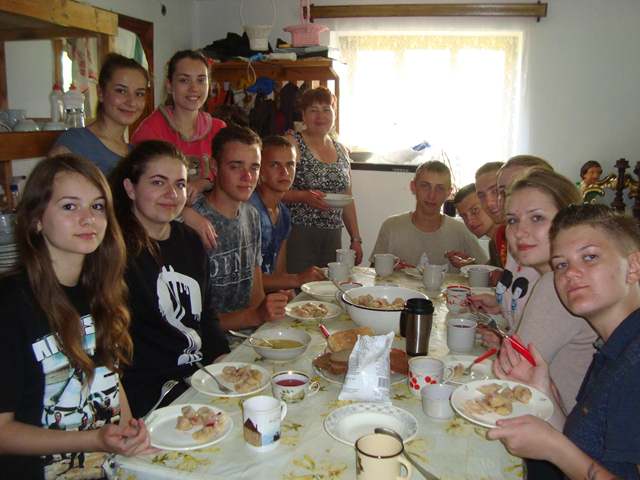 Стіл не святковий. Так ми їли кожен день